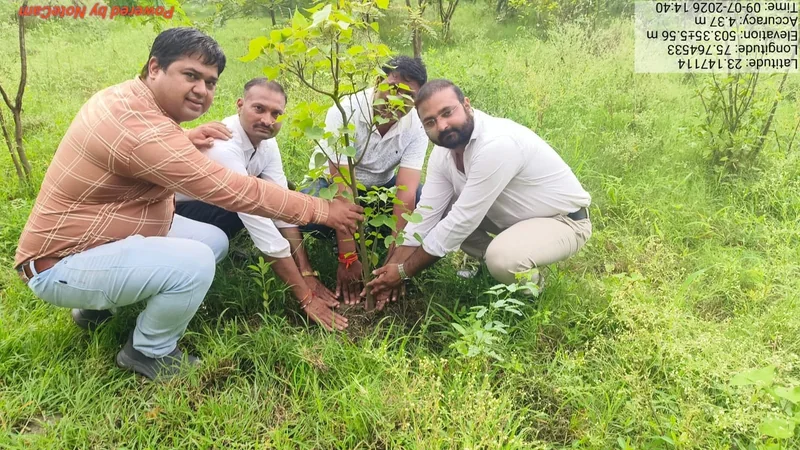 एक पेड़ मां के नाम अभियान