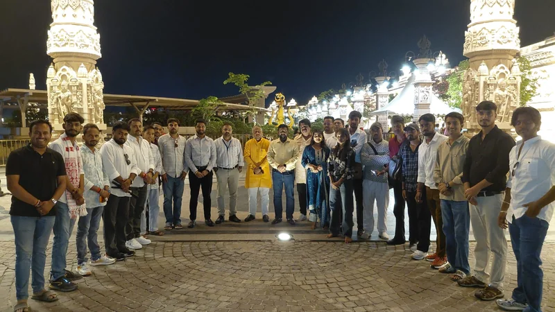 सेवा संकल्प अभियान अंतर्गत बिहार के विभिन्न क्षेत्रों से उज्जैन आए 16 सोशल मीडिया इंफ्लूएंसर्स ने किया महाकाल…