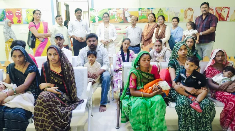 निःशुल्क स्वास्थ्य शिविर में 35 बच्चों का पंजीयन, 5 बच्चों को सर्जरी के लिए इंदौर भेजा, 7 को मिली सर्जरी की…