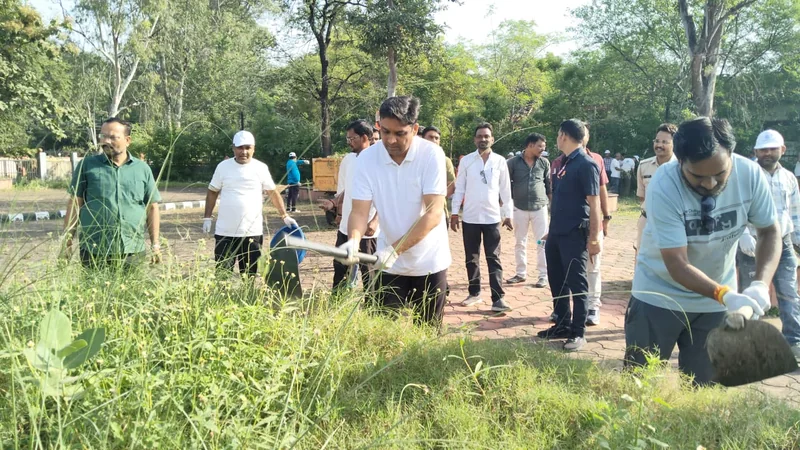 राष्ट्रपिता महात्मा गांधी के दिखाए मार्ग और पदचिह्नों पर चलकर समाज एवं राष्ट्र के विकास में योगदान दिया जा…