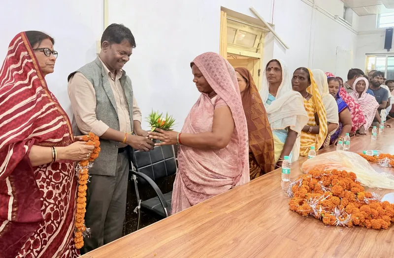 गांधी जयंती पर सिहोरा विधानसभा में चला स्वच्छता अभियान, स्वच्छता कर्मवीरों का किया सम्मान