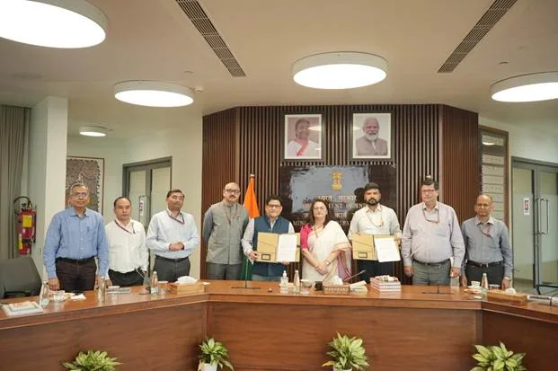 जनजातीय कार्य मंत्रालय और आईजीएनसीए ने जनजातीय सांस्कृतिक विरासत के संरक्षण, प्रलेखन और प्रचार-प्रसार के लिए…